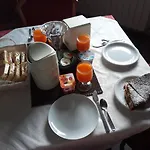 Adelphi & Breakfast 3*