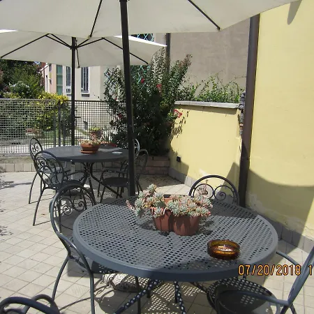 Bed & Breakfast Adelphi & Breakfast