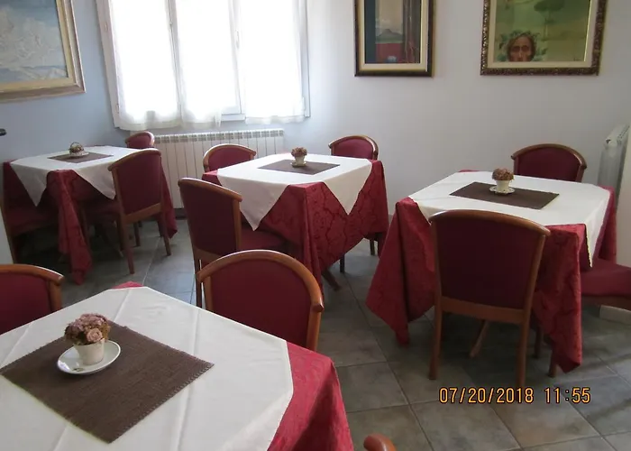 Adelphi & Breakfast فندق مبيت وإفطار 3*