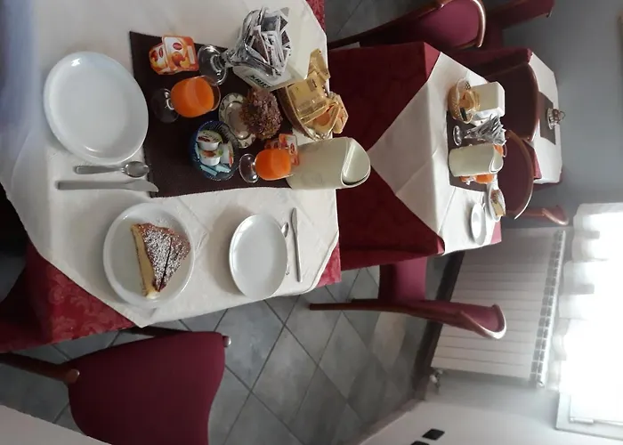 فندق مبيت وإفطار Adelphi & Breakfast 3*