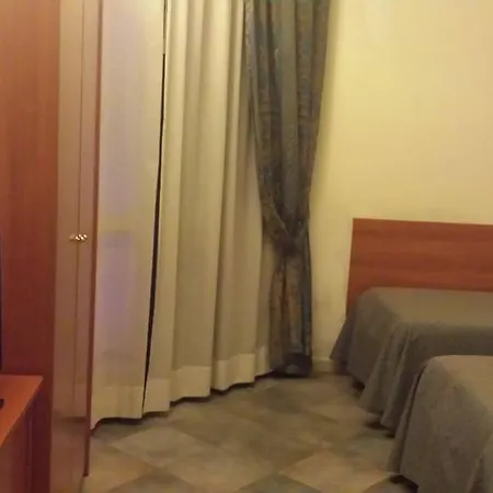 Adelphi & Breakfast לינה וארוחת בוקר