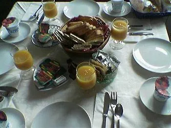 Adelphi & Breakfast 3*