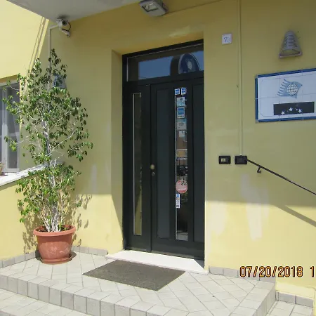 Bed and Breakfast Adelphi & Breakfast Φεράρα