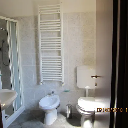 Adelphi & Breakfast 3* פררה