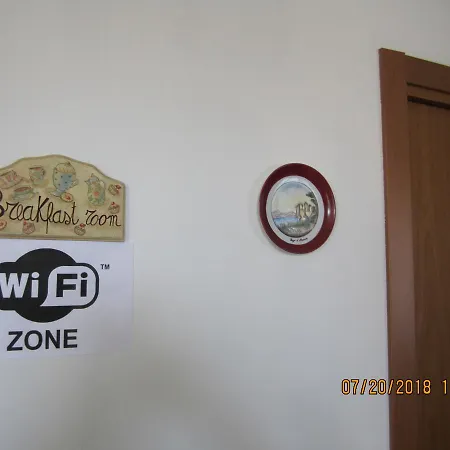 Adelphi & Breakfast 3*