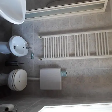 Adelphi & Breakfast Panzió