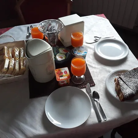 Adelphi & Breakfast 3*