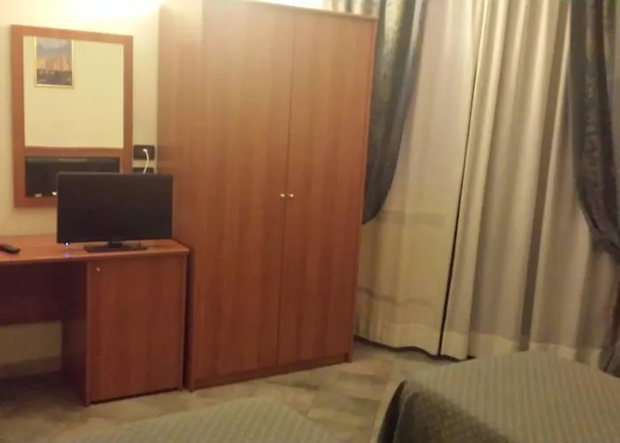 Adelphi & Breakfast 3*