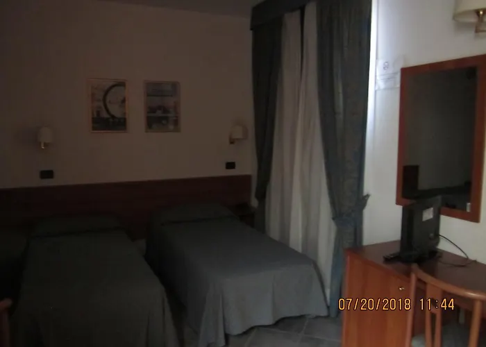 B&B Adelphi & Breakfast 3*