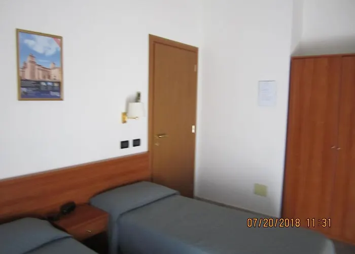 Adelphi & Breakfast Bed and Breakfast Φεράρα